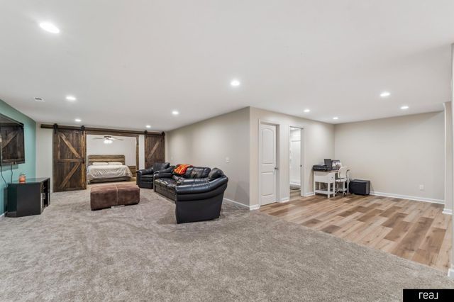 4926 N 205th Street, Elkhorn, NE 68022