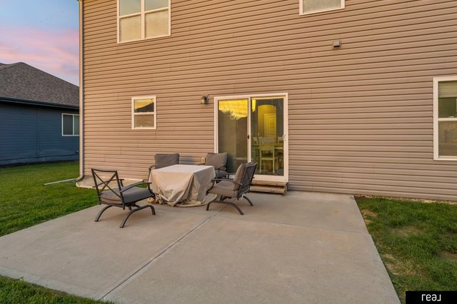 4926 N 205th Street, Elkhorn, NE 68022