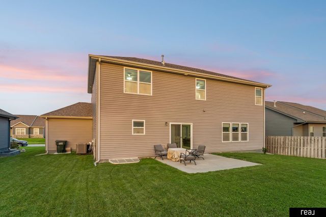 4926 N 205th Street, Elkhorn, NE 68022