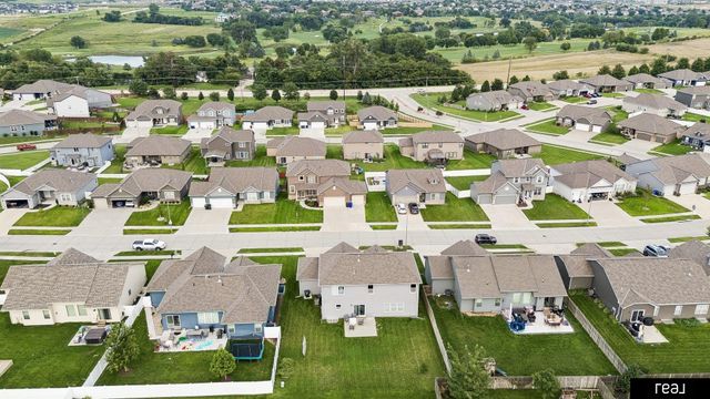 4926 N 205th Street, Elkhorn, NE 68022