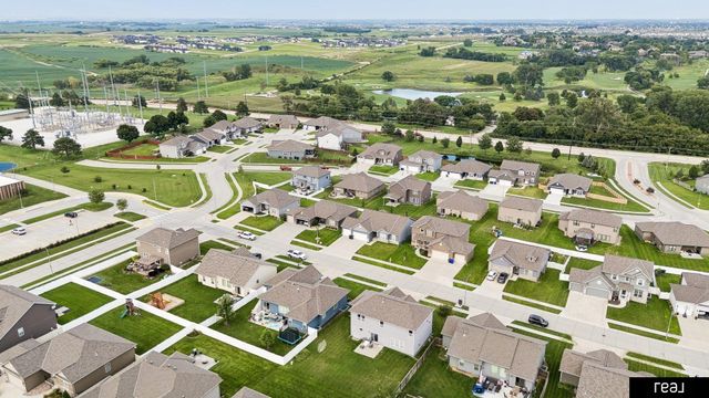 4926 N 205th Street, Elkhorn, NE 68022