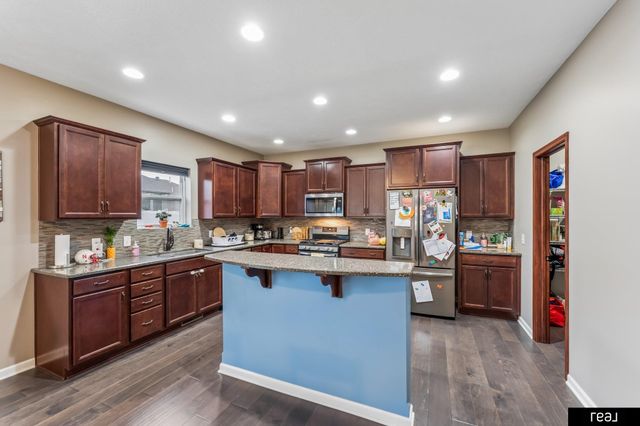 4926 N 205th Street, Elkhorn, NE 68022