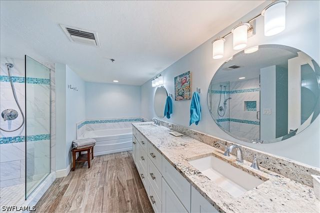 6361 Pelican Bay BLVD 305, Naples, FL 34108