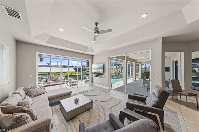 414 SE 30th TER, Cape Coral, FL 33904