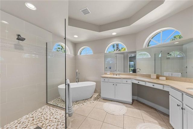 414 SE 30th TER, Cape Coral, FL 33904