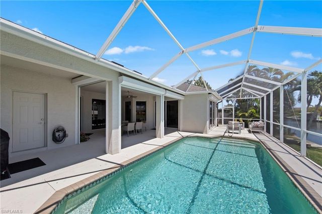 414 SE 30th TER, Cape Coral, FL 33904