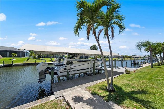 414 SE 30th TER, Cape Coral, FL 33904