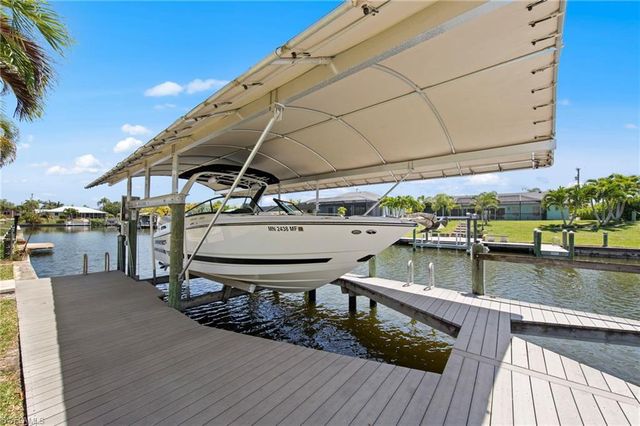 414 SE 30th TER, Cape Coral, FL 33904