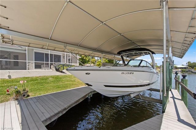 414 SE 30th TER, Cape Coral, FL 33904