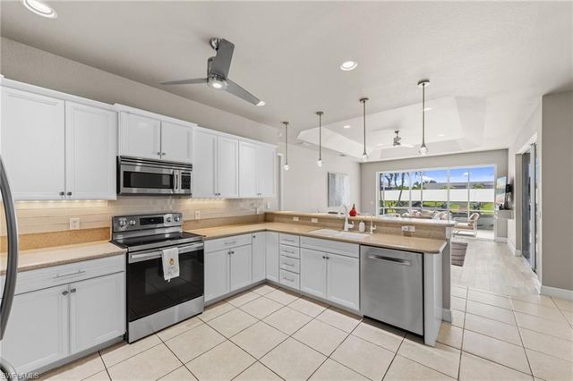 414 SE 30th TER, Cape Coral, FL 33904