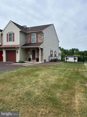 461 BERKSHIRE DR, Souderton, PA 18964
