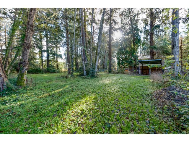 735 3RD St, Gearhart, OR 97138