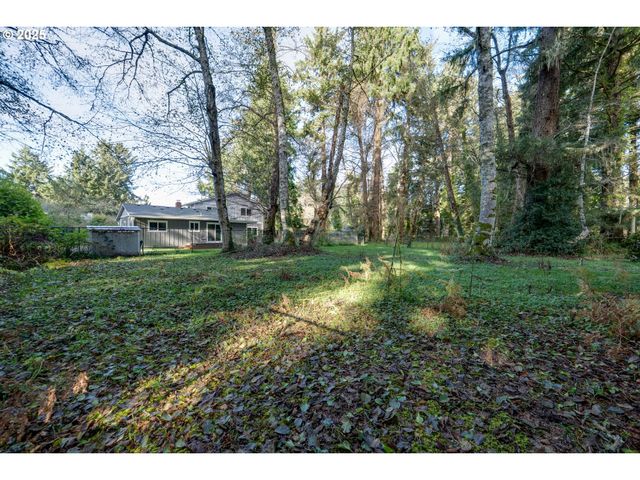 735 3RD St, Gearhart, OR 97138