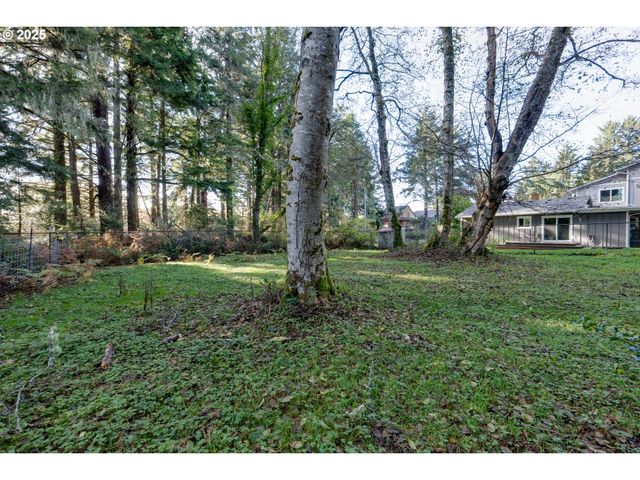 735 3RD St, Gearhart, OR 97138