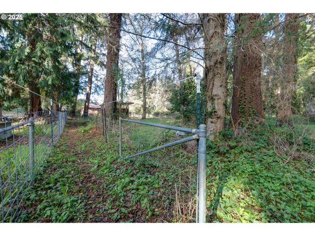 735 3RD St, Gearhart, OR 97138