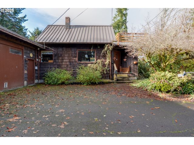 735 3RD St, Gearhart, OR 97138