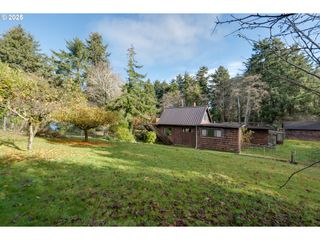 735 3RD St, Gearhart, OR 97138