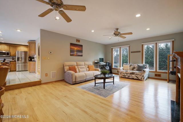 132 Apple Blossom Lane, Middletown, NJ 07748