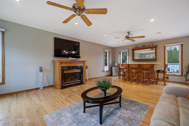 132 Apple Blossom Lane, Middletown, NJ 07748