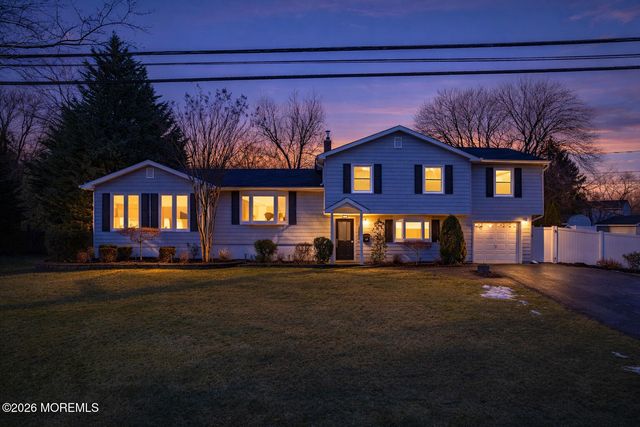 132 Apple Blossom Lane, Middletown, NJ 07748