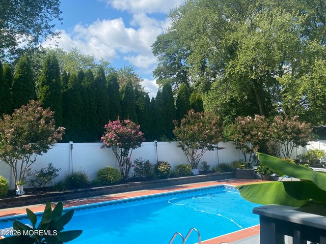 132 Apple Blossom Lane, Middletown, NJ 07748