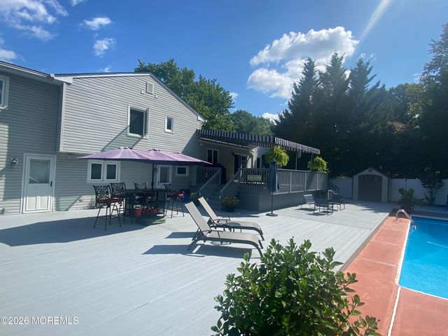 132 Apple Blossom Lane, Middletown, NJ 07748