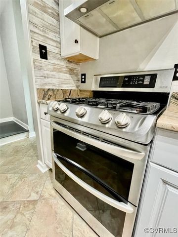 11767 N Briar Patch Dr, Midlothian, VA 23113