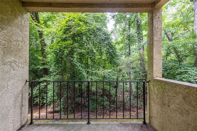 1006 Donegal SE, Smyrna, GA 30080