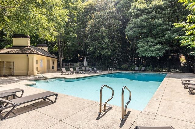 1006 Donegal SE, Smyrna, GA 30080