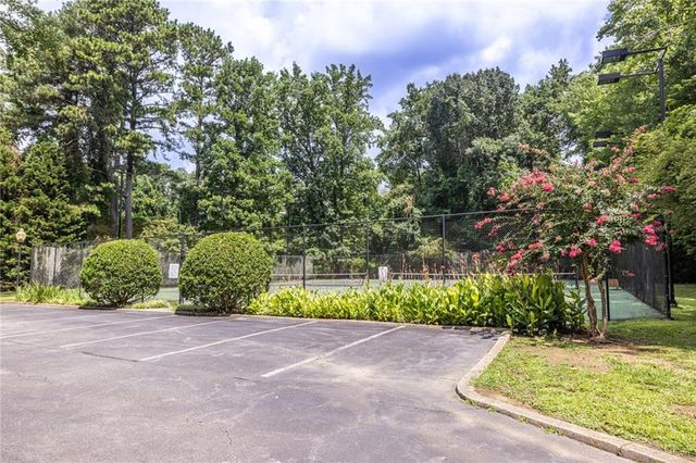 1006 Donegal SE, Smyrna, GA 30080