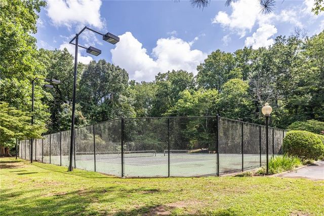 1006 Donegal SE, Smyrna, GA 30080
