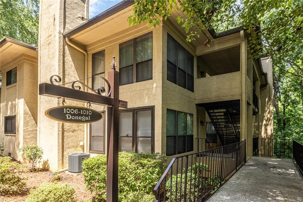1006 Donegal SE, Smyrna, GA 30080
