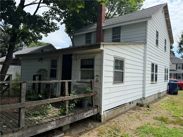 131 Park Avenue, Warwick, RI 02889