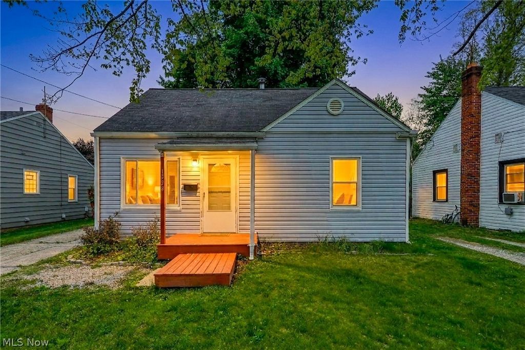1224 Oakland Avenue, Akron, OH 44305