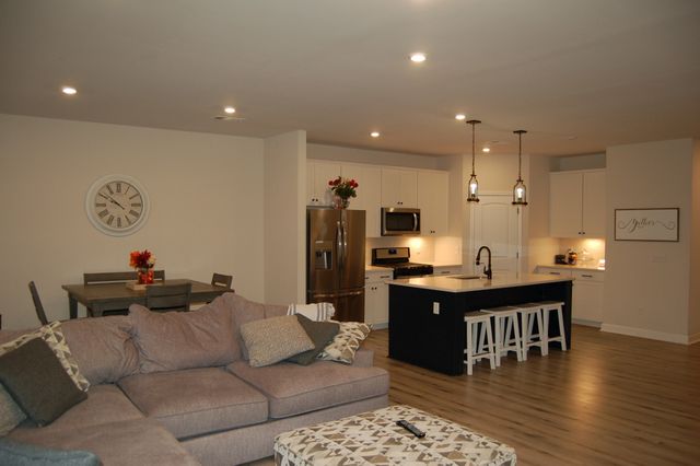 4315 Socata Ct, Cross Plains, TN 37049