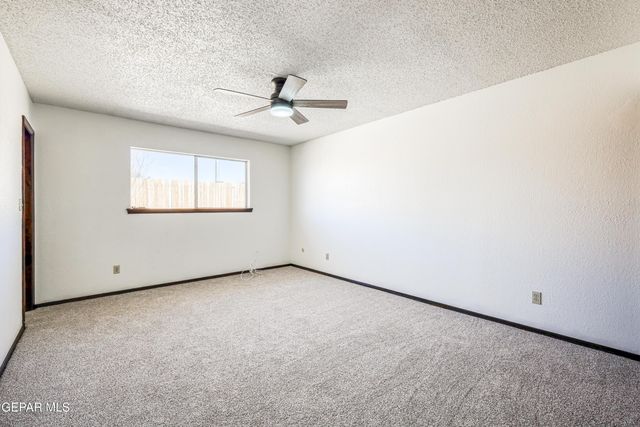 321 Gus Rallis Drive, El Paso, TX 79932