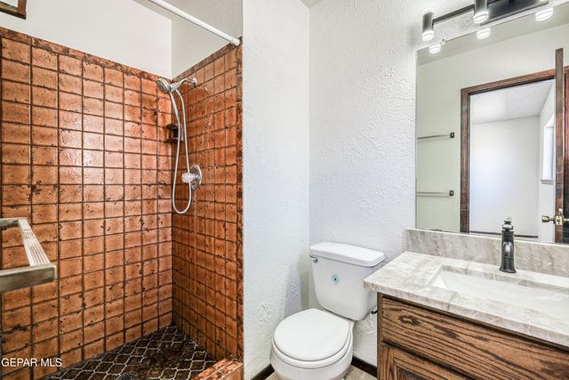 321 Gus Rallis Drive, El Paso, TX 79932