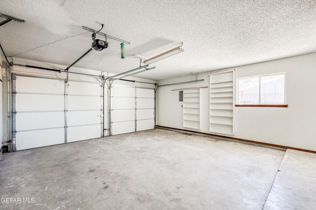 321 Gus Rallis Drive, El Paso, TX 79932