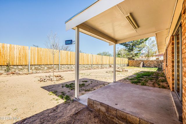 321 Gus Rallis Drive, El Paso, TX 79932