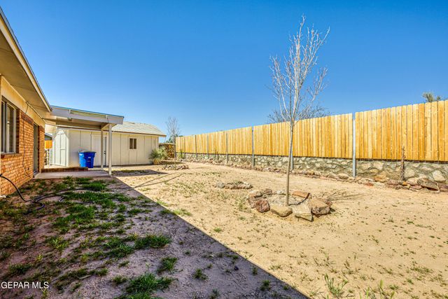 321 Gus Rallis Drive, El Paso, TX 79932