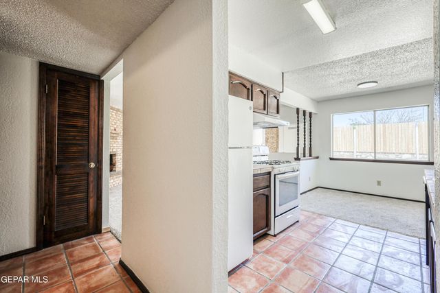 321 Gus Rallis Drive, El Paso, TX 79932