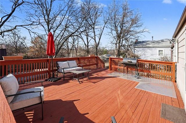 3434 NE Monterey Avenue, Kansas City, MO 64117