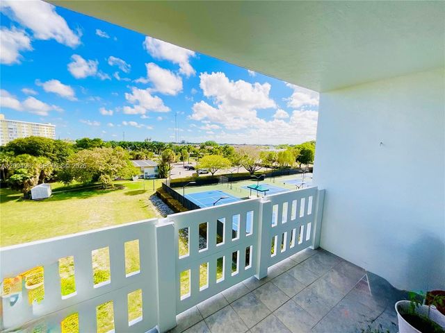 919 Hillcrest Dr 504, Hollywood, FL 33021