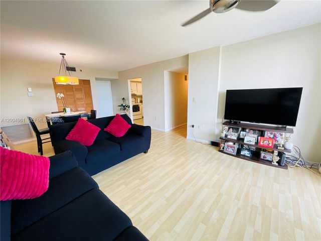 919 Hillcrest Dr 504, Hollywood, FL 33021