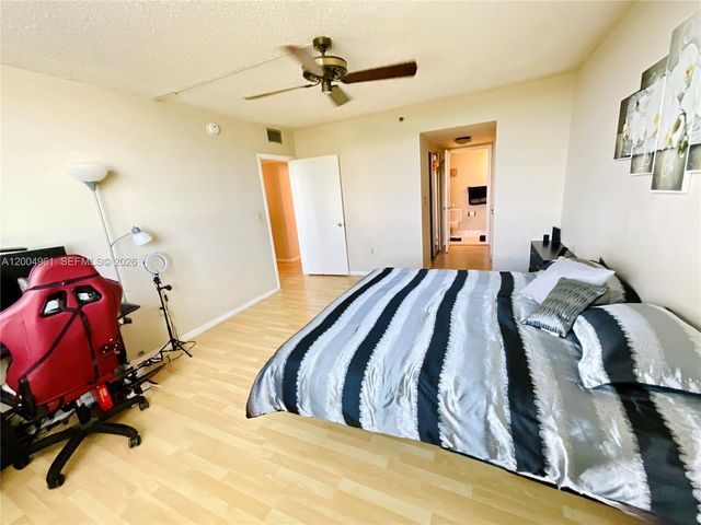 919 Hillcrest Dr 504, Hollywood, FL 33021