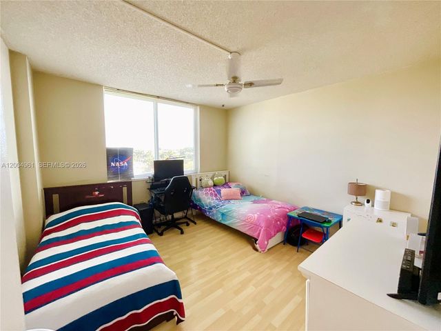 919 Hillcrest Dr 504, Hollywood, FL 33021