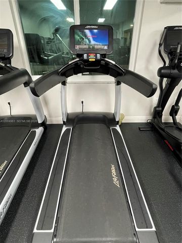 919 Hillcrest Dr 504, Hollywood, FL 33021