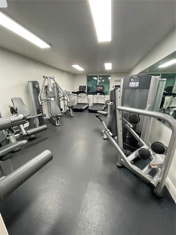 919 Hillcrest Dr 504, Hollywood, FL 33021