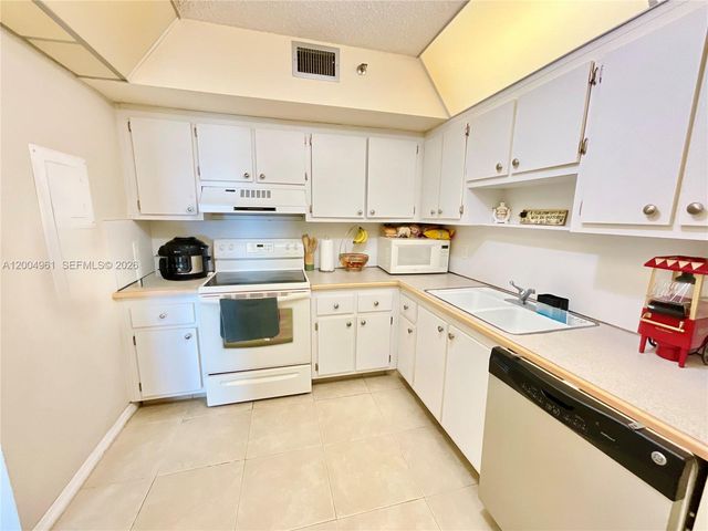 919 Hillcrest Dr 504, Hollywood, FL 33021