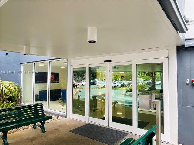 919 Hillcrest Dr 504, Hollywood, FL 33021